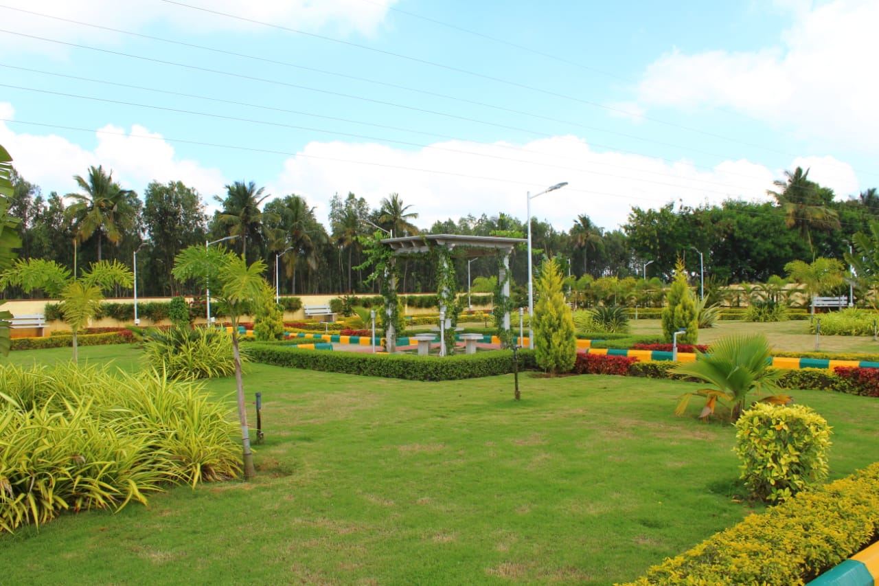 Apple Heights - Garden View 5